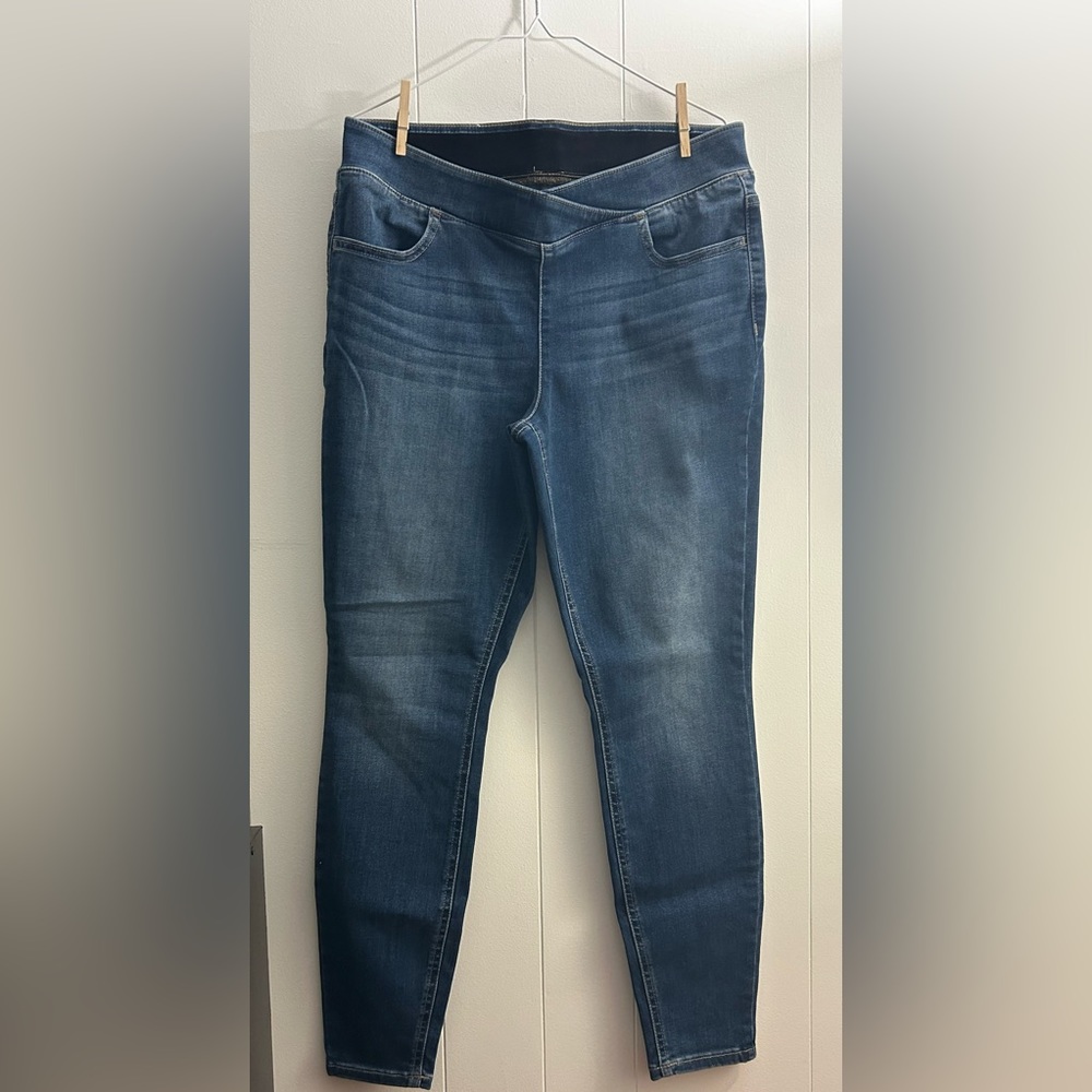 Ladies elastic waistband skinny jeans